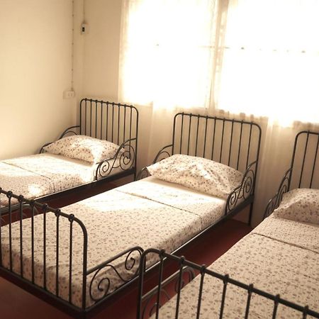 בנגקוק Tiger Lily Hostel מראה חיצוני תמונה