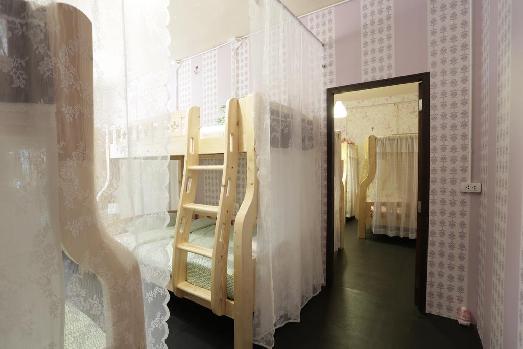 בנגקוק Tiger Lily Hostel חדר תמונה