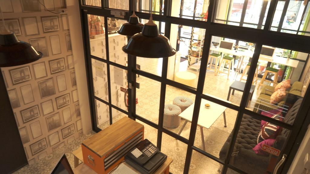 בנגקוק Tiger Lily Hostel מראה חיצוני תמונה
