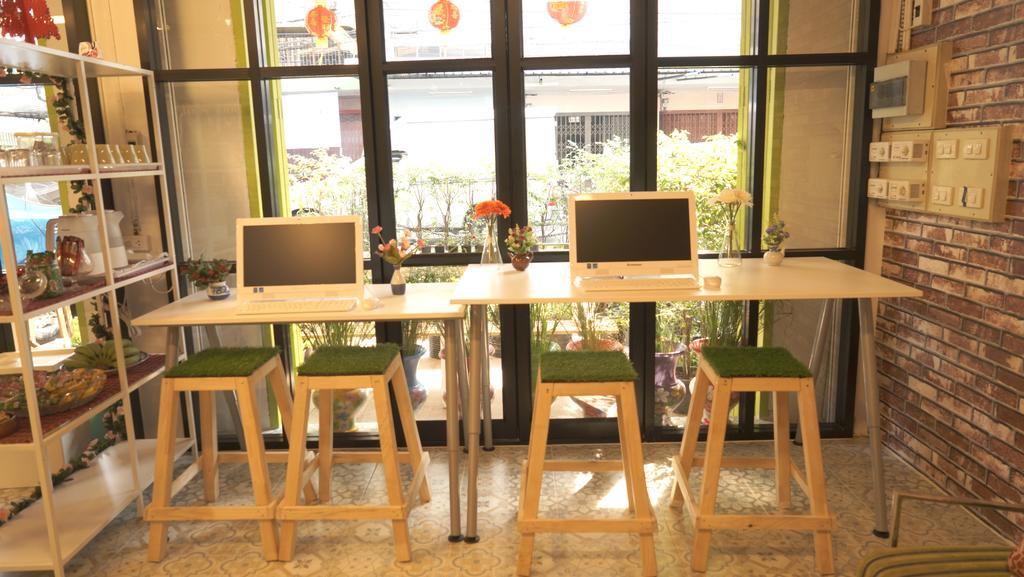בנגקוק Tiger Lily Hostel מראה חיצוני תמונה