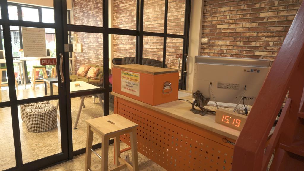 בנגקוק Tiger Lily Hostel מראה חיצוני תמונה