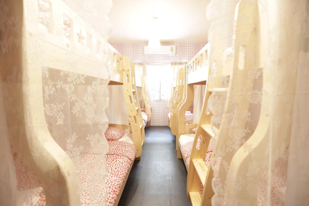 בנגקוק Tiger Lily Hostel חדר תמונה