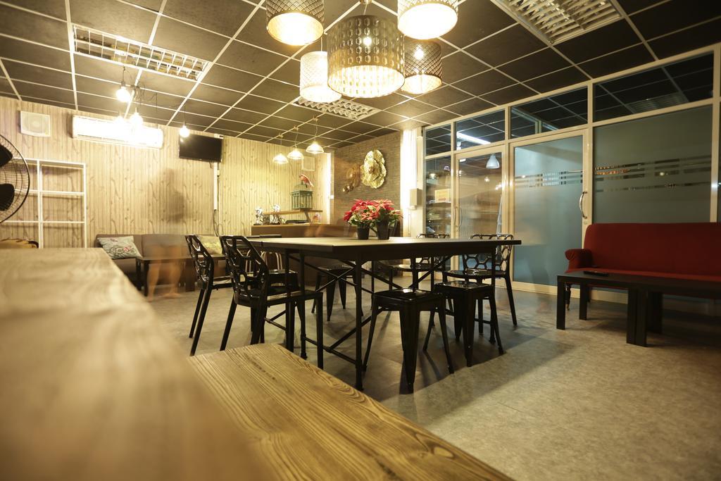 בנגקוק Tiger Lily Hostel מראה חיצוני תמונה