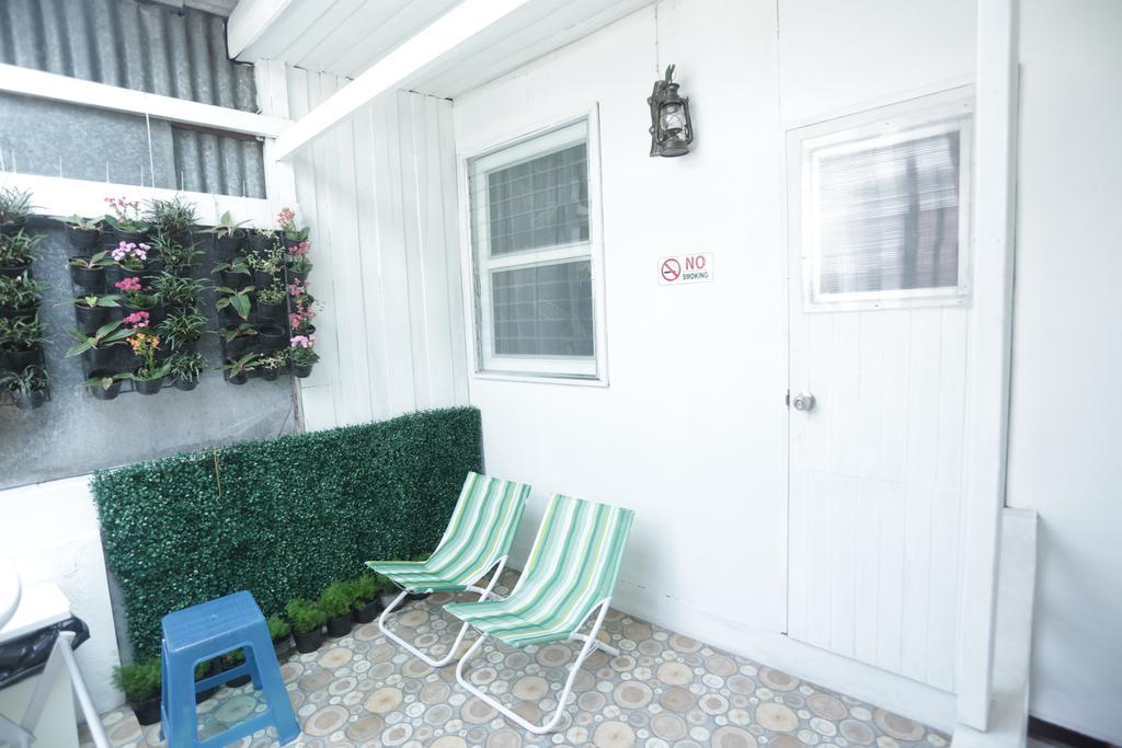 בנגקוק Tiger Lily Hostel חדר תמונה
