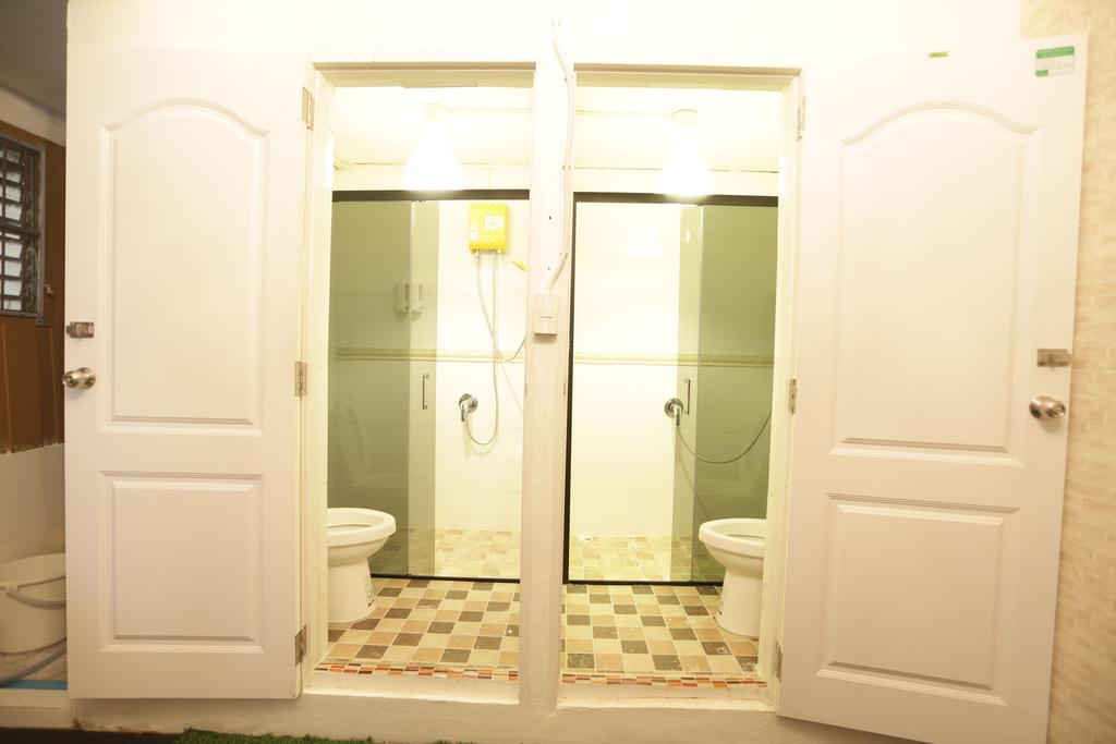 בנגקוק Tiger Lily Hostel מראה חיצוני תמונה