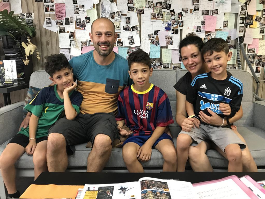 בנגקוק Tiger Lily Hostel מראה חיצוני תמונה