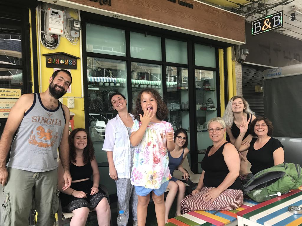 בנגקוק Tiger Lily Hostel מראה חיצוני תמונה